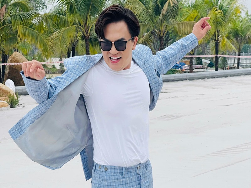 MC Đại Nghĩa là một trong những sao Việt chạy show dịp 30/4-1/5. Anh hiện tại bận rộn với công việc ở Đồng Nai.