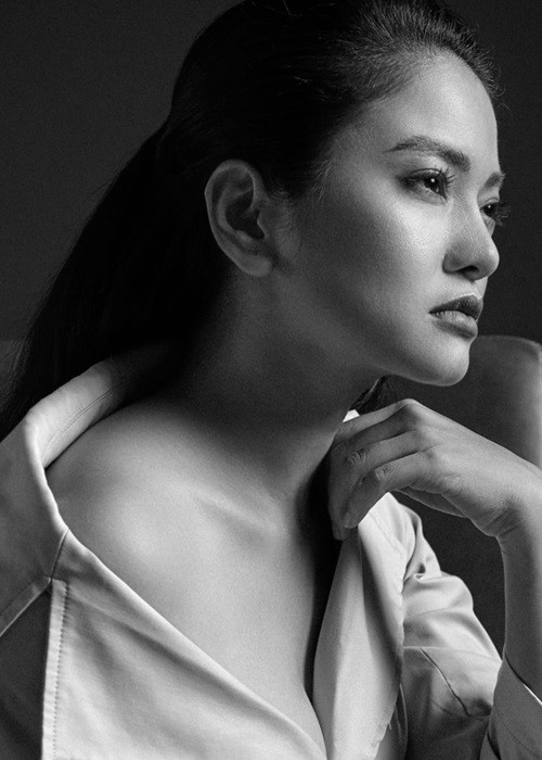 Thúy Hằng xuất thân là người mẫu. Cô đá chéo sân diễn xuất. Sau "Lửa ấm", Thúy Hằng tham gia bộ phim đang lên sóng "Chồng cũ, vợ cũ, người yêu cũ". Ảnh: FBNV