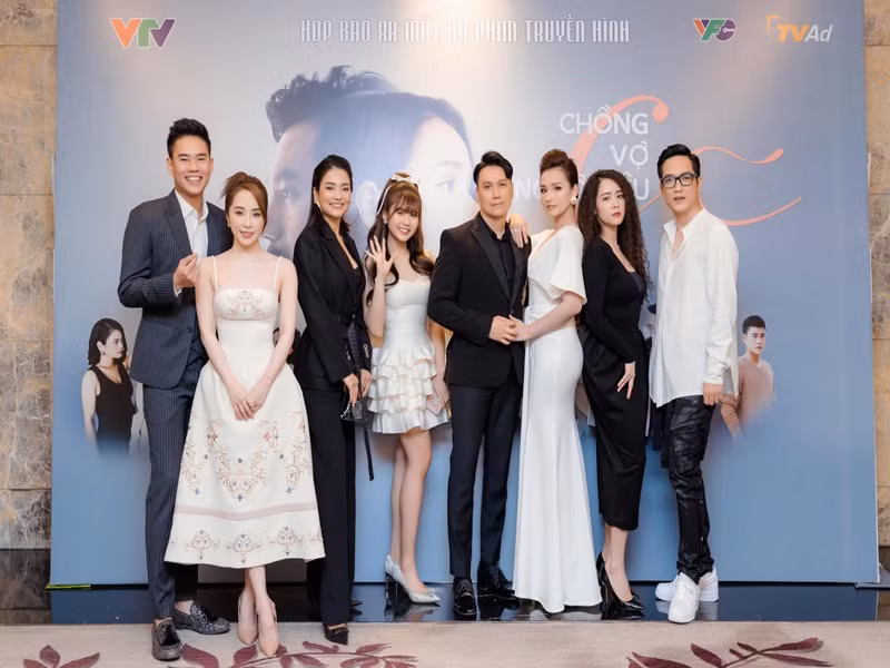 Ngoài Thúy Hằng, Quỳnh Trang, Việt Anh, phim "Chồng cũ, vợ cũ, người yêu" còn có sự góp mặt của Quỳnh Nga, Lã Thanh Huyền, Chí Nhân, Minh Hoàng. Ảnh: FBNV