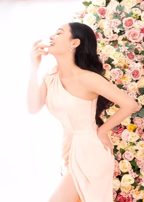 Cô từng được mệnh danh là "gia nhân màn ảnh Việt".