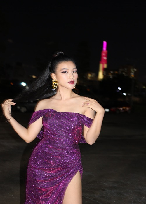 Nhanh chóng, nàng á hậu phản hồi: "Chỉ là những câu nói hay chạm lòng người nên mình chia sẻ thôi cả nhà ơi". Ảnh: FBNV