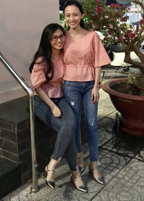 Phương Nga và Thùy Dung thường xuyên đi chơi, đi du lịch, đi chùa cùng nhau.