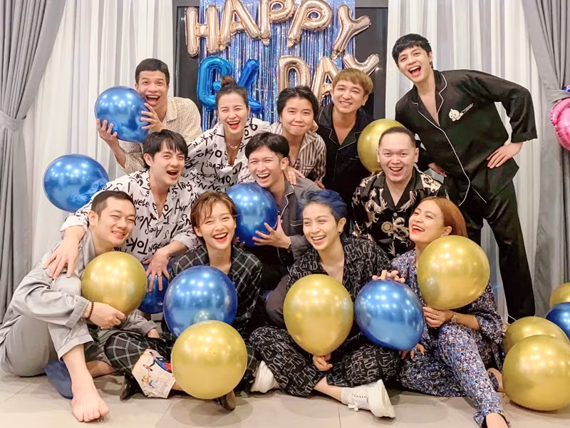 Nhóm Gia đình văn hóa thường xuyên tụ tập ăn uống, đi du lịch. Ảnh: FBNV