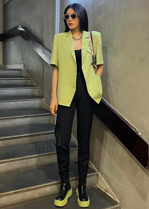 Hoa hậu Việt Nam 2014 không còn bị chê mặc "quê mùa". Ảnh: FBNV