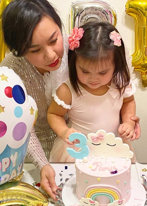 Khi còn là người đẹp nổi loạn, Y Phụng từng tuyên bố sẽ không từ bỏ sự nghiệp để ở nhà sinh con. Thế nhưng, nữ diễn viên đình đám một thời nay lại khẳng định cô không nuối tiếc điều gì sau khi sinh con, kể cả sự nghiệp. Ảnh: FBNV