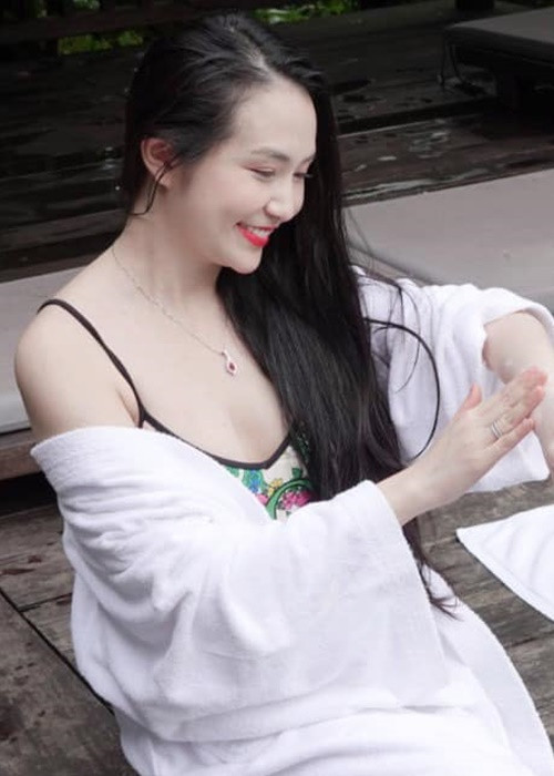 Hương Baby ngày càng đẹp mặn mà, chả trách ông xã nổi tiếng si mê.