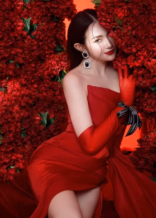 Hương Baby không ít lần được Tuấn Hưng tặng quà đắt đỏ từ đồ hiệu đến xe sang.