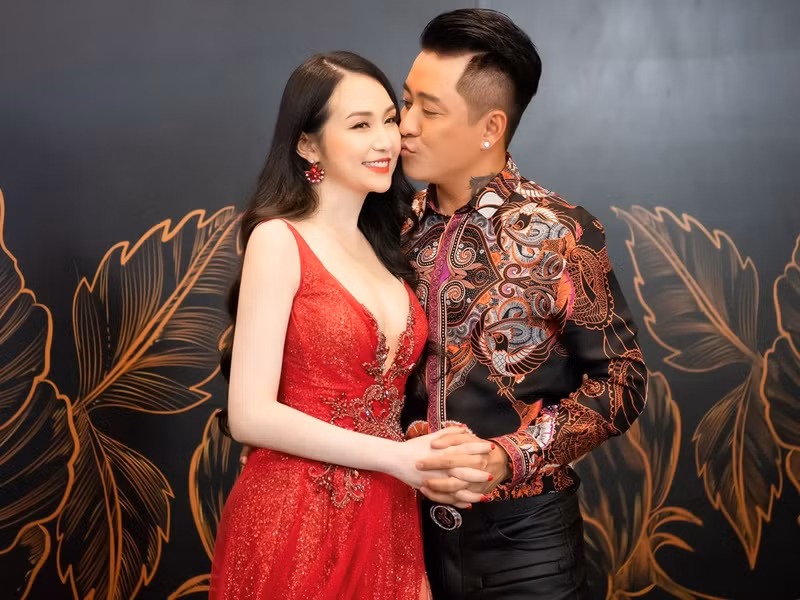 Huong Baby duoc Tuan Hung tang biet thu 50 ty dong… quyen ru co nao?