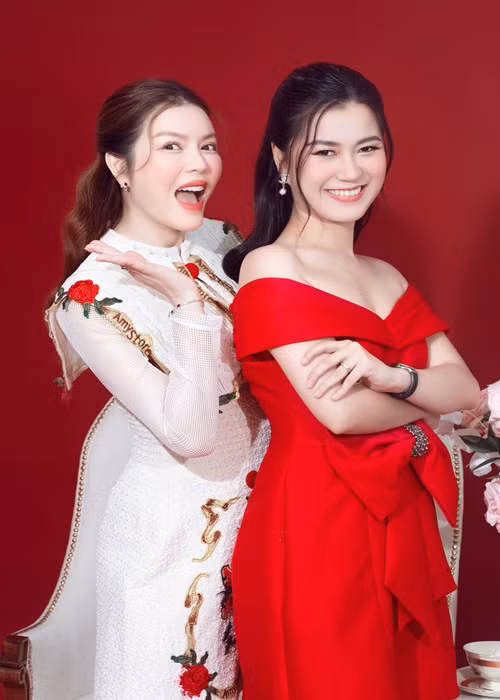 Đã 12 năm bên Hứa Minh Đạt, nữ diễn viên vẫn luôn giữ tâm thế mạnh mẽ, sẵn sàng đối đầu với sóng gió.