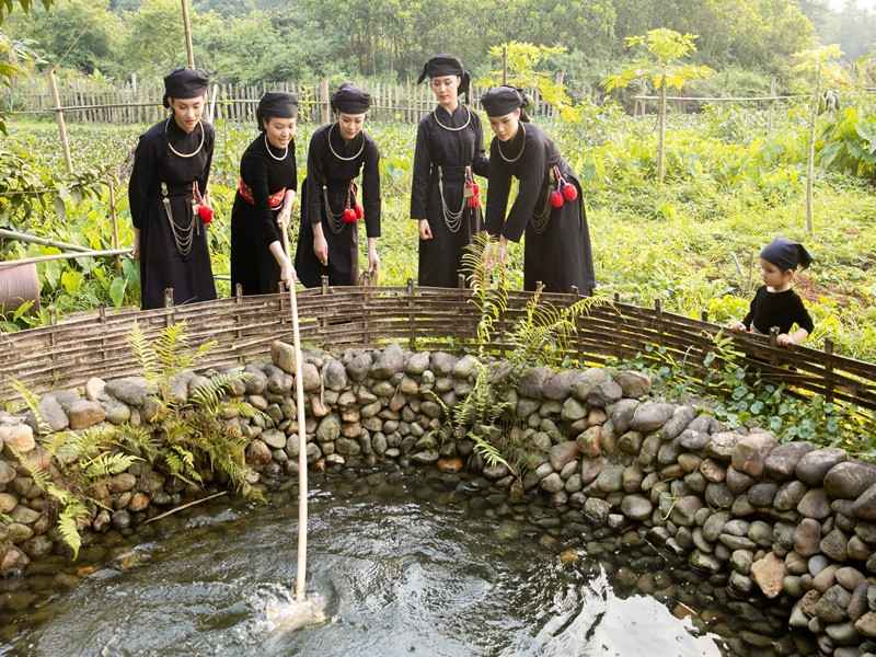 Trước đó, ở vòng sơ loại, các thí sinh có thời gian 3 phút để thuyết trình về một địa điểm bất kỳ.