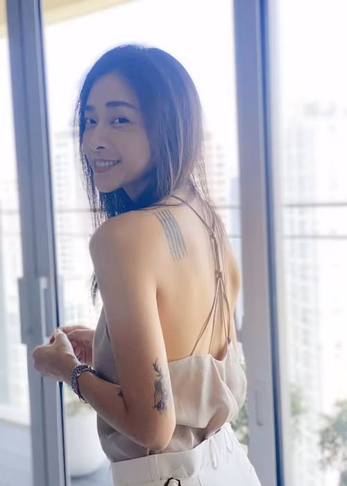 Ngày 8/5 tới đây, Ngô Thanh Vân lên xe hoa với bạn trai kém 11 tuổi Huy Trần.