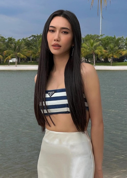 Diệu Nhi được nhiều người khen ngày càng đẹp mặn mà.