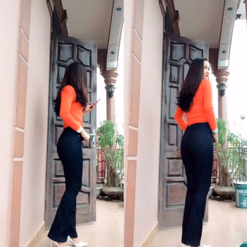 Thế nhưng, chỉ bốn tháng sau ngày can đảm trải lòng, Vy Cẩm Nhung đã lấy lại được nhan sắc xinh đẹp như thời son rỗi. Trong những bức ảnh mới nhất đăng tải trên Facebook cá nhân, bà mẹ trẻ sở hữu vóc dáng nuột nà, gương mặt V-line đúng chuẩn và làn da trắng hồng.