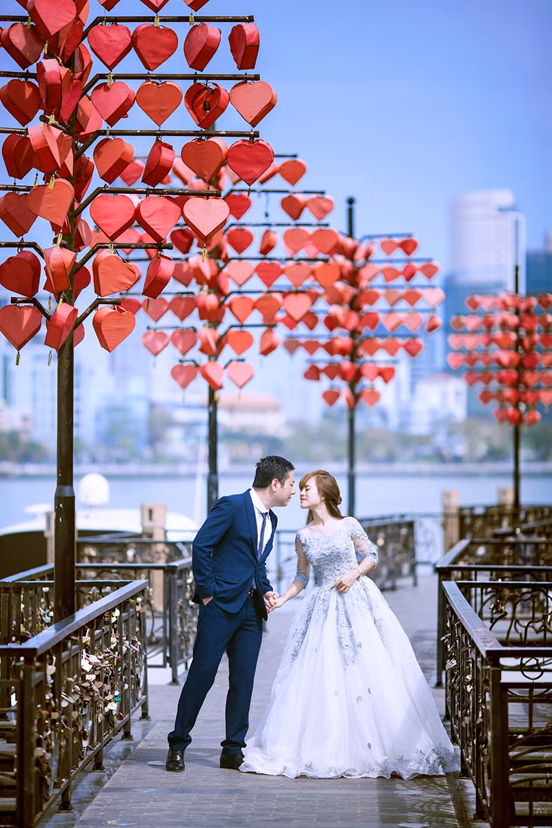 Quen nhau chưa tròn 1 năm, song vì tình yêu, vì niềm tin tuyệt đối, Phương Anh và Mai Hương quyết định xin phép 2 bên gia đình sớm “về chung một nhà”.