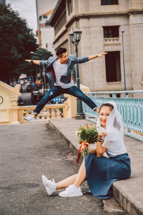 Ngày 7/5 tới đây, cả hai sẽ chính thức “về chung một nhà”. Thay vì tổ chức lễ cưới trong nhà hàng, cả hai quyết định cử hành hôn lễ ngoài trời để để lại ấn tượng đặc biệt cho khách mời.