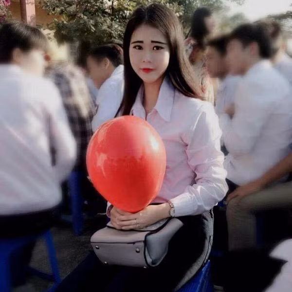 Với nhiều bạn nữ, việc trang điểm trước khi xuất hiện chốn đông người sẽ khiến họ cảm thấy thoải mái và tự tin. Và đôi lông mày là một trong những điểm nhấn trên gương mặt giúp các cô gái tạo được ấn tượng với người đối diện.