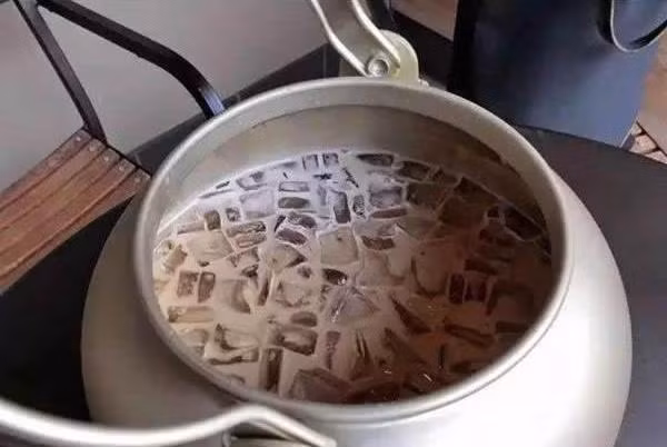 Đặc biệt, mỗi dịp Starbucks khuyến mại lại càng khiến doanh thu tăng cao hơn bình thường.