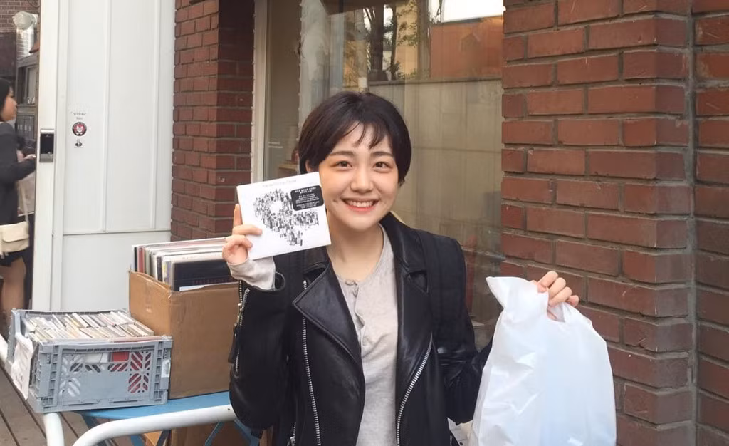 Nụ cười đáng yêu cùng phong cách cá tính đã làm nên thương hiệu của Joo Yeon.