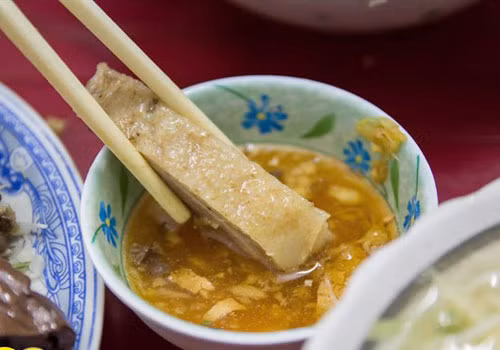 Thit vịt ở quán rất thơm, thịt mềm. Ảnh: diadiemanuong