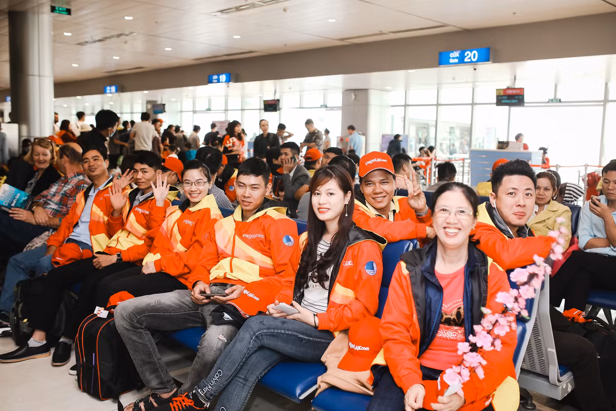 Hôm nay, 14/2 tức 29 tết Nguyên đán, Trung ương Hội Liên hiệp Thanh niên Việt Nam và hãng hàng không Vietjet tổ chức chuyến bay miễn phí dành do thanh niên, sinh viên hoàn cảnh khó khăn về quê ăn tết.