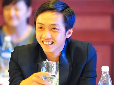 Khi đã trở thành Phó Tổng Giám đốc phụ trách kinh doanh tại Quốc Cường Gia Lai – một công ty địa ốc có vốn điều lệ cả nghìn tỷ đồng, biệt danh Cường Đôla vẫn “đồng hành” cùng doanh nhân này. Ảnh: Internet.