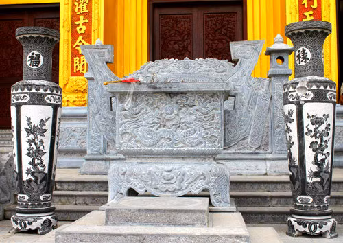 Mất 9 năm xây dựng (từ 2002 tới 2011), khu lăng đền này mới hoàn thành. Các chi tiết đều được làm cầu kỳ. Ảnh: Infonet.