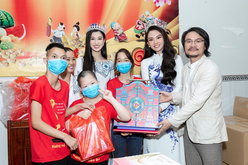 Hoạt động thiện nguyện của Mai Phương, Phương Nhi và ê-kíp Miss World Vietnam đã để lại ấn tượng tốt đẹp trong lòng công chúng.