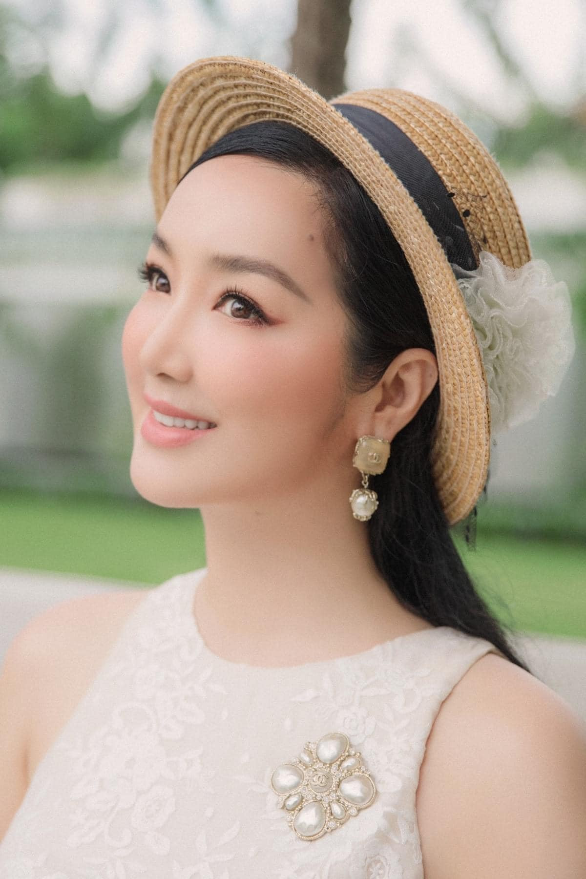 Bí quyết níu giữ tuổi thanh xuân của Giáng My là tập yoga, luôn yêu đời, sống vui vẻ, thanh thản.