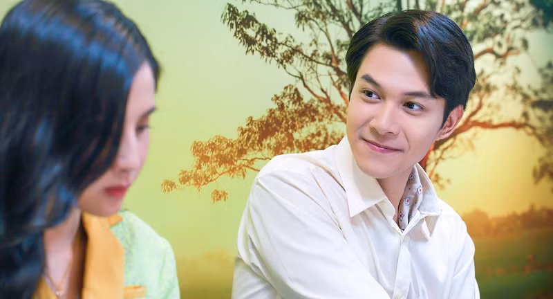 Cô vào vai Ngân (Diana), một cô gái chật vật “bước qua, bước lại” giữa hai thế giới siêu giàu và siêu nghèo, tìm cách tồn tại trong hai thế giới với những tiêu chuẩn về hạnh phúc khác hẳn nhau.