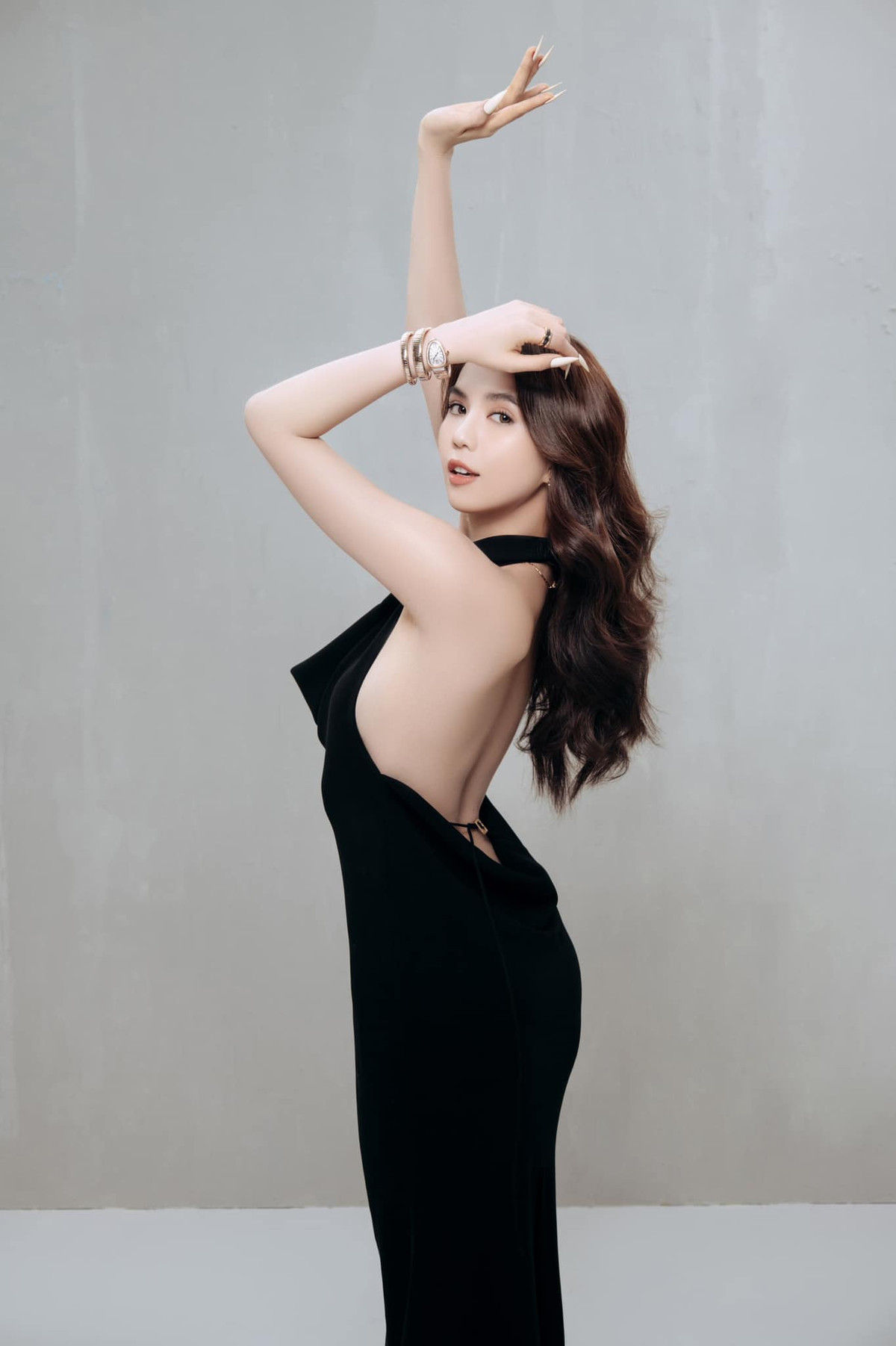 Mới nhất loạt ảnh của cô nàng gây chú ý bởi nhan sắc xinh đẹp, vóc dáng gợi cảm.