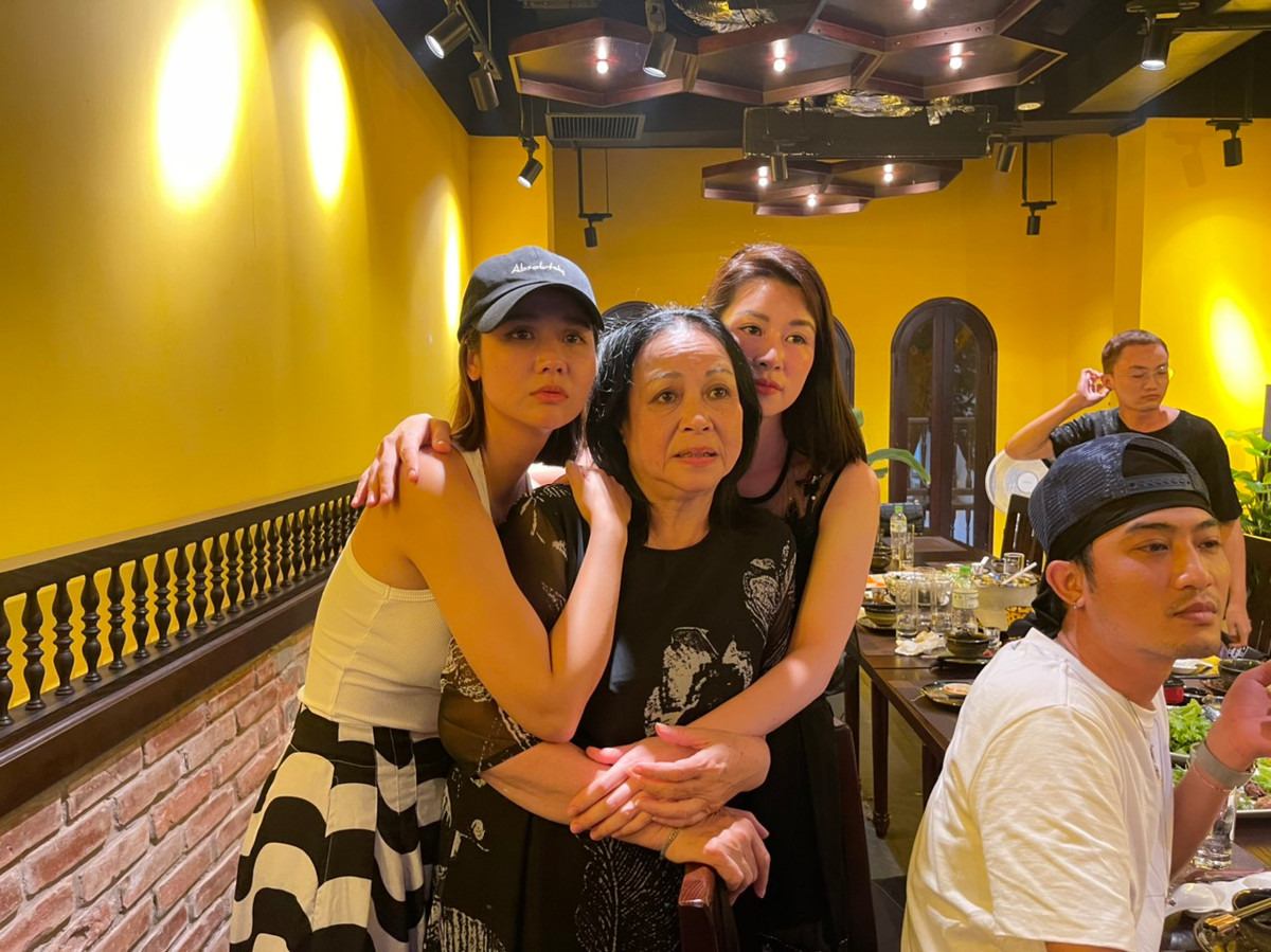 Đến khi xem tập cuối trong không khí quây quần bên gia đình “Thương ngày nắng về”, bất cứ cảnh nào diễn ra cũng khiến cô muốn rơi nước mắt.