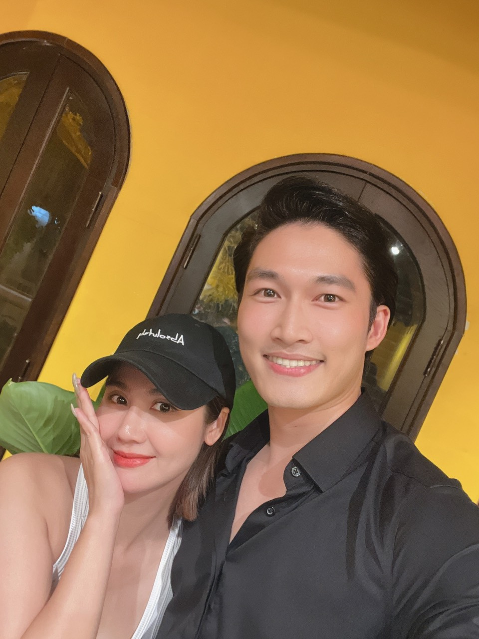 Huyền Lizzie và Đình Tú. Trong phim, cặp đôi có một cái kết đẹp như mơ với đám cưới ngọt ngào.