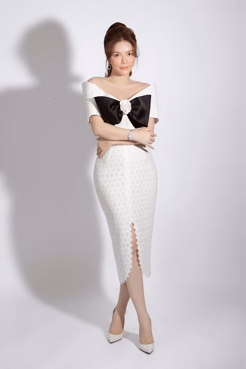 “Tôi kiếm tiền thì dễ còn đi tìm hạnh phúc thì tôi chưa định nghĩa được. Tôi không biết thế nào là hạnh phúc, điều đó mông lung và không biết định lượng thế nào”, cô nói.