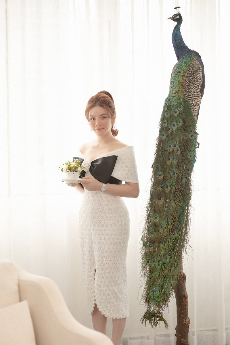 Tại chương trình, diễn viên phim "Kiều nữ và đại gia" có phút mủi lòng vì những trắc trở trên đường tình.