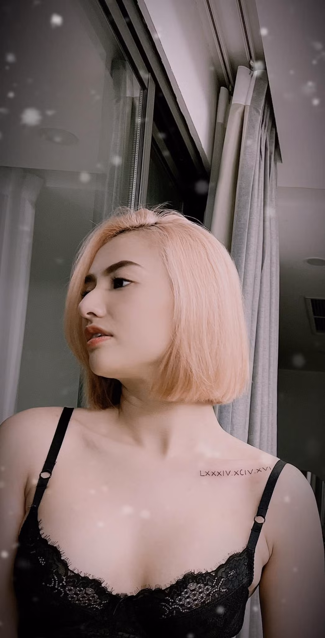 Thực tế thềm ngực của chân dài vẫn bắt mắt tuy nhiên cô muốn xinh đẹp, gợi cảm hơn.