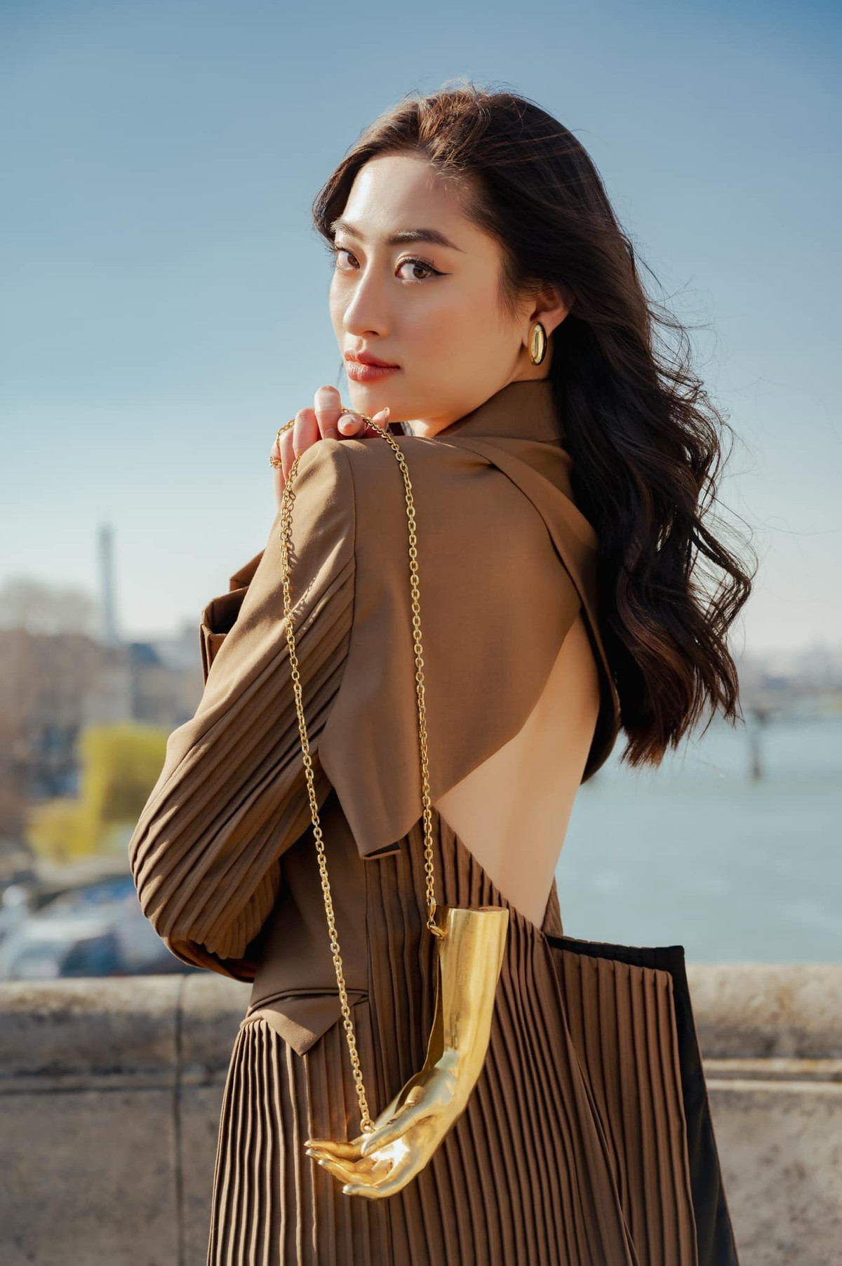 Trước đêm final walk, nhiều khán giả tỏ ra tiếc nuối khi Miss World Vietnam 2019 Lương Thùy Linh sắp phải trao lại chiếc vương miện để kết thúc một nhiệm kỳ đáng nhớ.