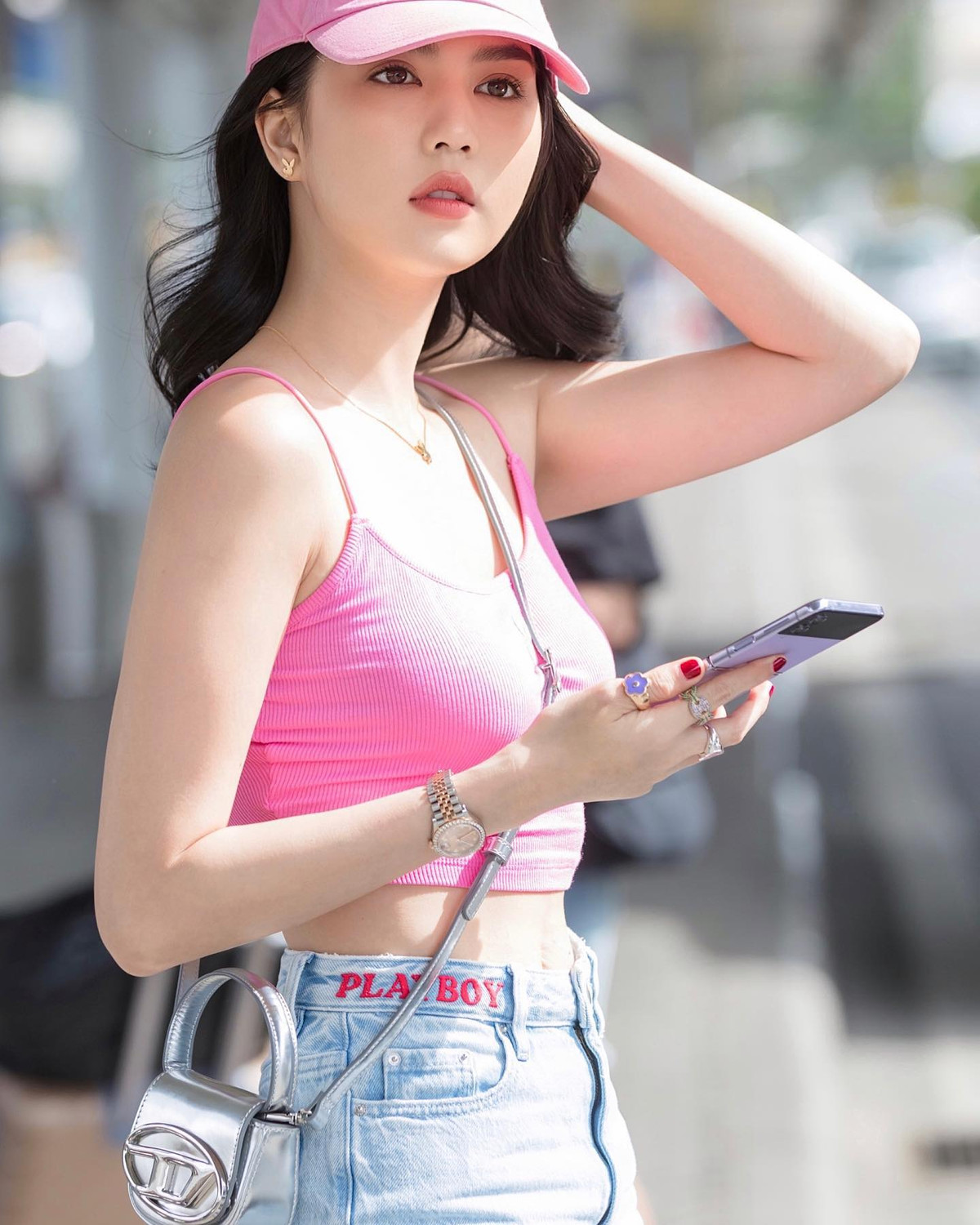 Làn da trắng bóc của Ngọc Trinh được xem như "báu vật" của cô nàng.