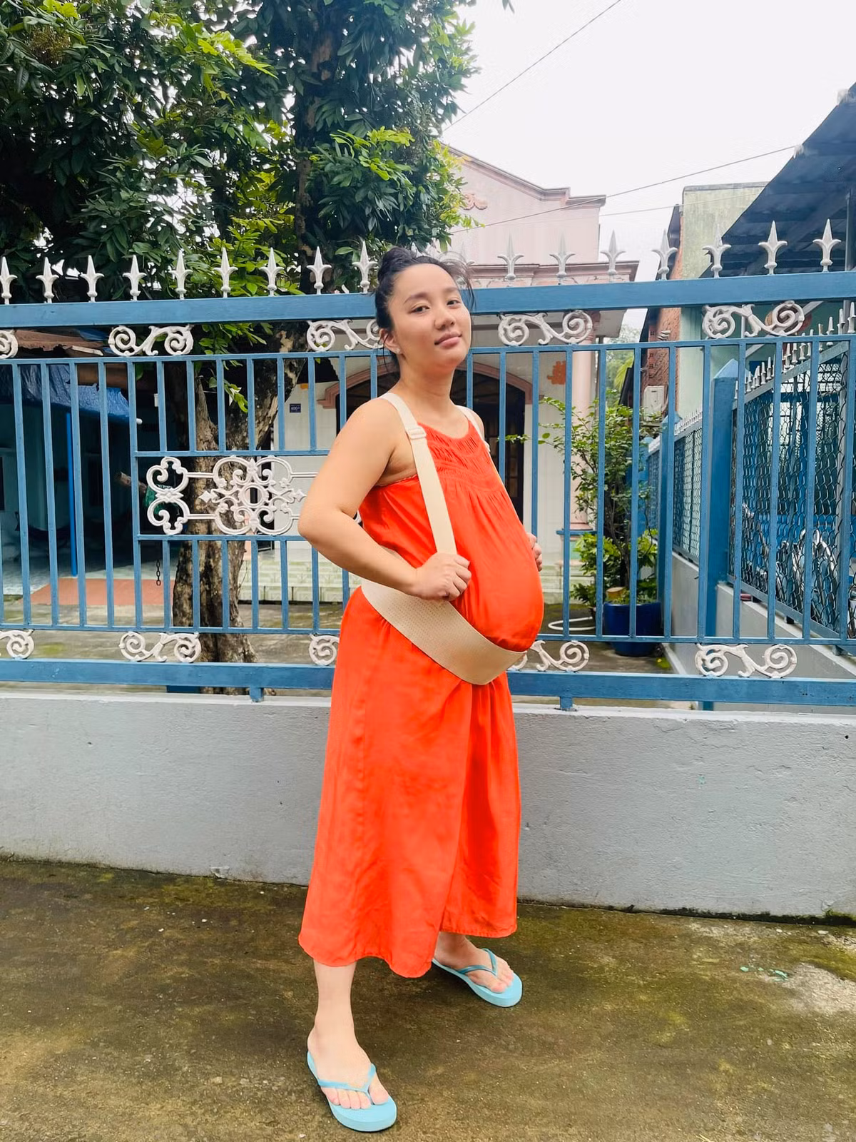 Trong thời gian mang thai, bà xã Lê Dương Bảo Lâm khiến nhiều người lo lắng khi liên tục phải lui tới bệnh viện do sức khỏe yếu.