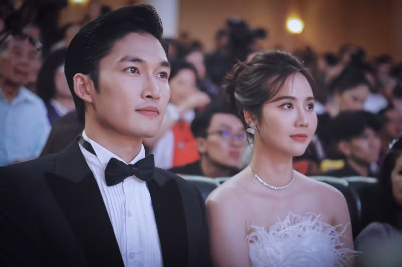 Vai diễn của Đình Tú và Huyền Lizzie gây hiệu ứng mạnh mẽ, góp phần tạo nên thành công của bộ phim.