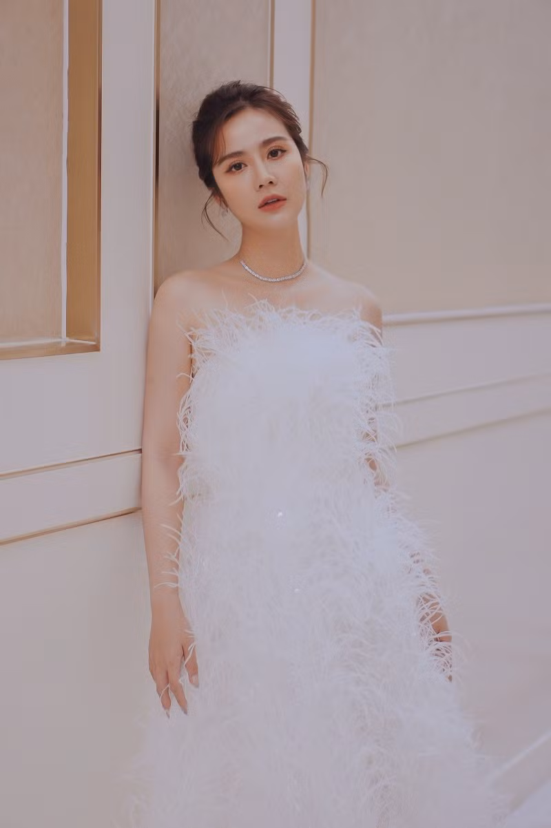 Sau bộ phim, Phan Minh Huyền có lượng người hâm mộ lớn. Cô cũng trở thành một trong những nữ diễn viên đắt show sự kiện, quảng cáo hàng đầu hiện nay.