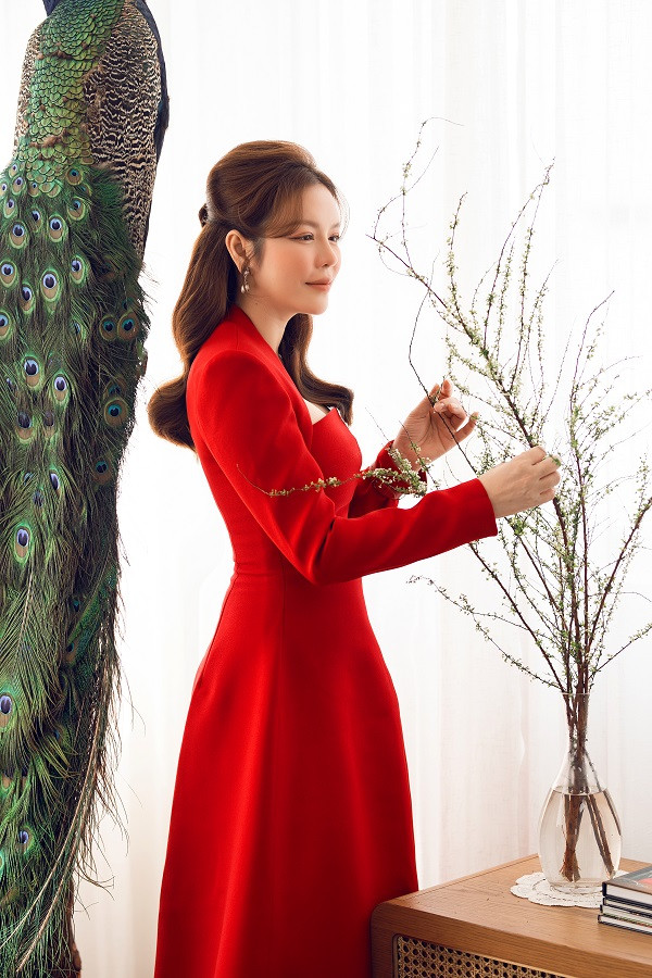 Bù lại, diễn viên Lý Nhã Kỳ cho rằng ưu điểm lớn nhất của bản thân chính là “rất giỏi kiếm tiền”.