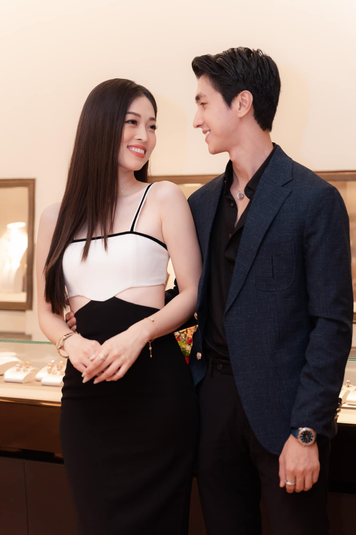 Phương Nga - Bình An có thời gian hẹn hò ngọt ngào. Cặp đôi nhận được sự chúc phúc của gia đình, bạn bè, người hâm mộ.