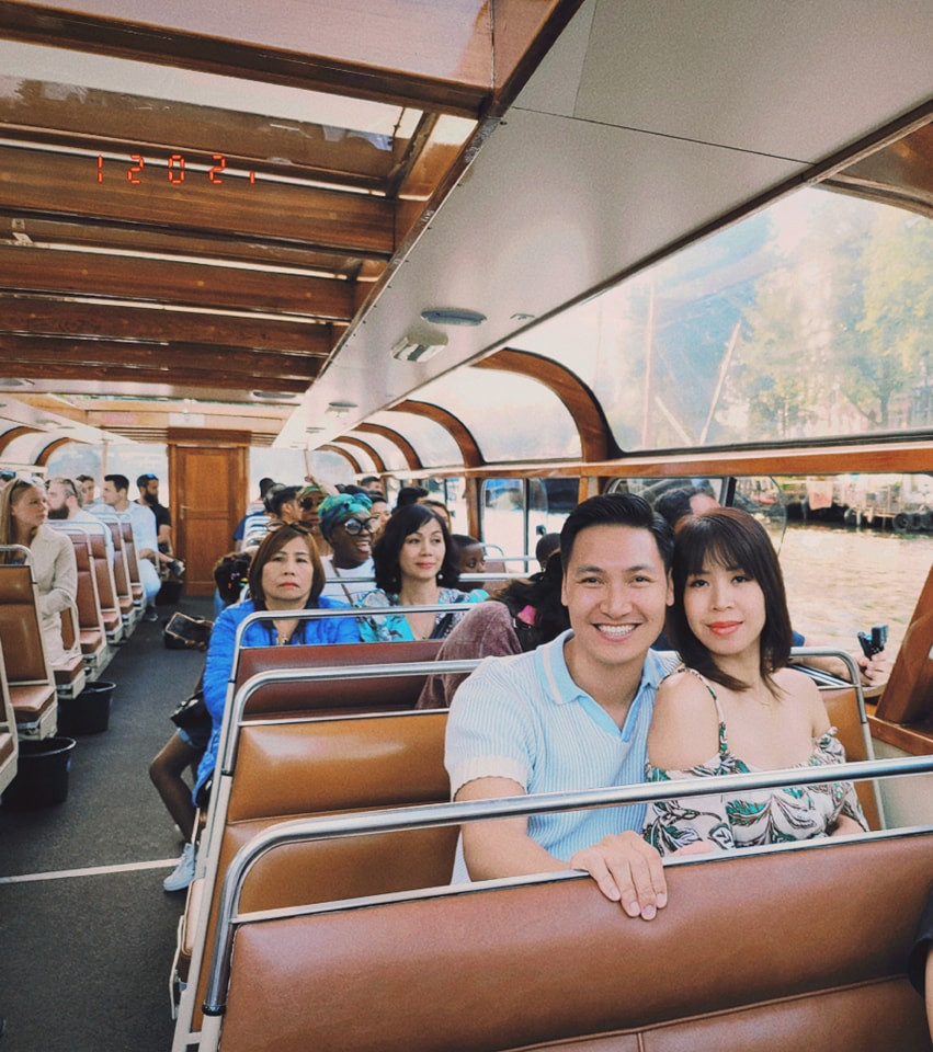 Trong loạt ảnh cặp đôi hạnh phúc rạng ngời khiến nhiều người phát ghen.