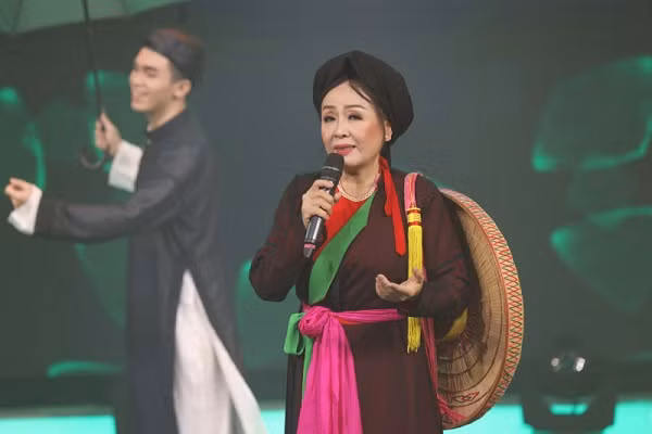 NSND Thu Hien cham thi Hoa hau Doanh nhan Viet Nam Quoc te 2022-Hinh-2