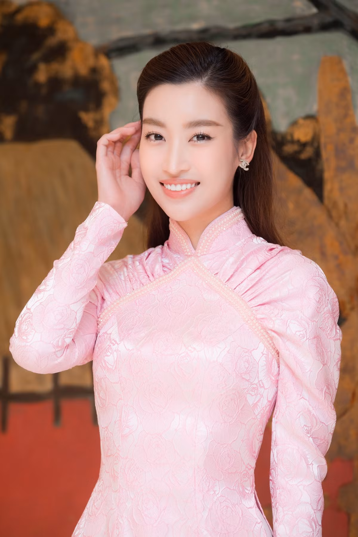 Về chuyện tình cảm, Đỗ Mỹ Linh khá kín tiếng. Cô chưa từng công khai bạn trai cũng như tránh xa mọi thị phi. Ảnh: FBNV