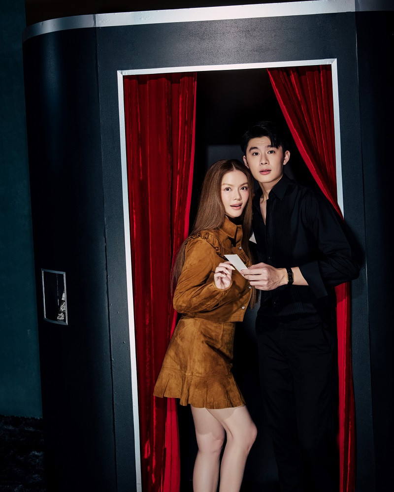 Là 9x nhưng dường như không nhìn thấy khoảng cách giữa Hoàng Trung và Lý Nhã Kỳ qua bộ ảnh lần này nhờ chất lịch lãm, sang trọng, ăn rơ đến từ cả hai.