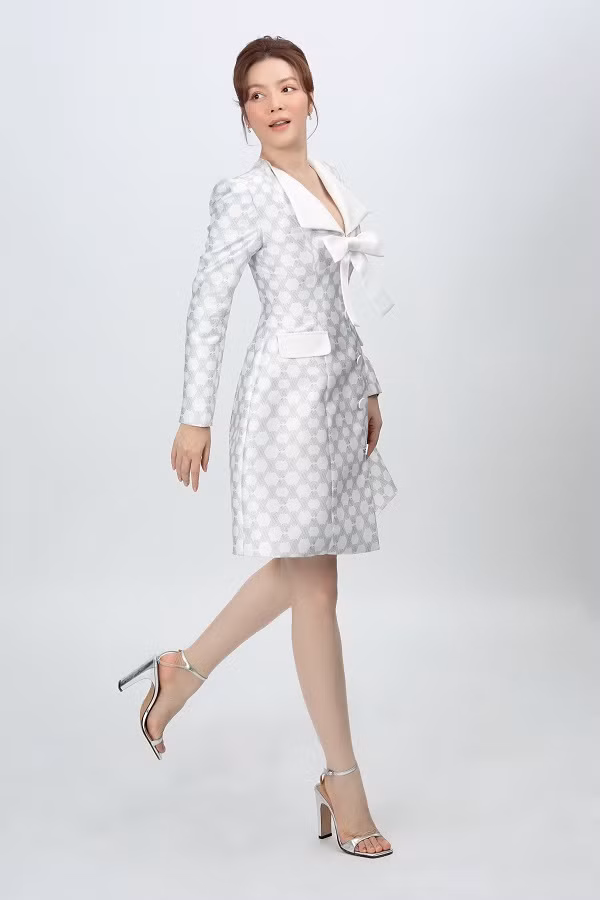 Diễn viên Lý Nhã Kỳ hiện đang có chuyến đi Ai Cập đón tuổi mới. Cô rất cảm động trước tình cảm của mọi người dành cho mình.