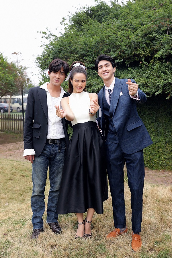 Ngoài Phan Minh Huyền và dàn diễn viên "Thương ngày nắng về", sự kiện quy tụ dàn diễn viên truyền hình nổi bật năm 2021 còn có sự góp mặt của Bình An, Thanh Sơn, Nhan Phúc Vinh...