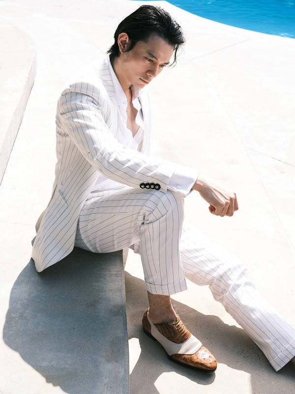 Đến thời điểm thành phố thiết lập trạng thái “bình thường mới”, anh quay trở lại phòng tập và kết hợp tập nhiều bộ môn như: gym, boxing, yoga...