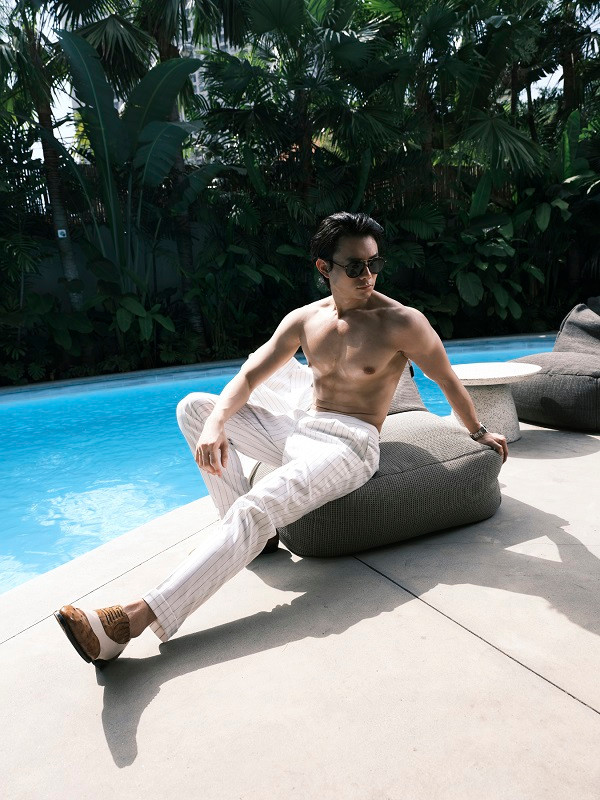 Với hình ảnh mới nhất, Anh Dũng chứng minh sự “lột xác” không kém phần ấn tượng, khiến người hâm mộ “đứng ngồi không yên”.